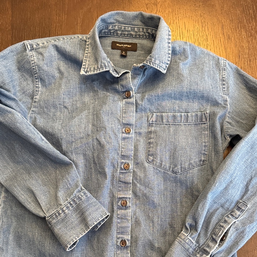Banana Republic Denim Shirt size small